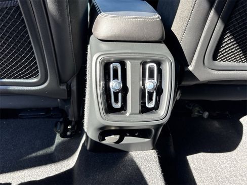 Used 2021 Volvo XC40 T5 R-Design w/ Advanced Package image 26