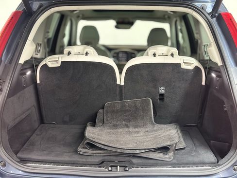 Used 2022 Volvo XC90 T8 Inscription Expression w/ Climate Package image 7