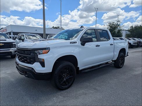 Certified 2025 Chevrolet Silverado 1500 Custom Trail Boss w/ Dark Appearance Package AWD/4WD image 9