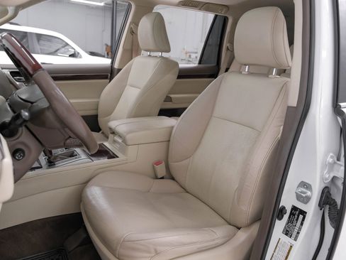 Used 2015 Lexus GX 460 Premium w/ Premium Package image 30