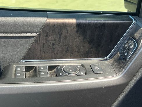 Used 2025 Ford F250 Lariat w/ Lariat Ultimate Package image 25