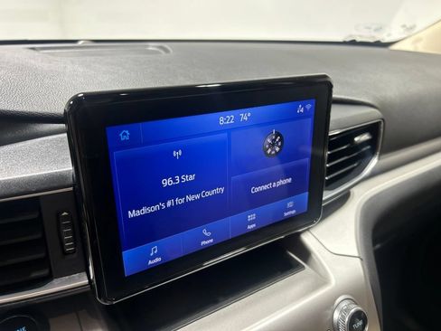 Used 2022 Ford Explorer XLT w/ Equipment Group 202A AWD/4WD image 39
