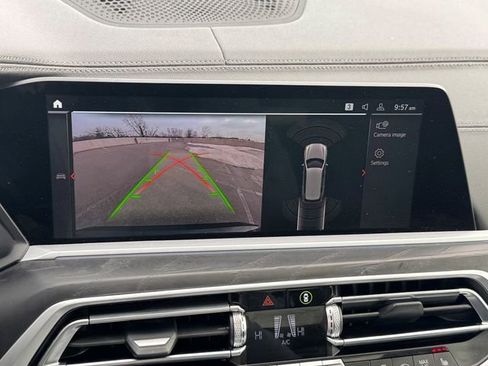 Used 2022 BMW X7 xDrive40i w/ Premium Package AWD/4WD image 29
