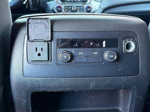 Used 2017 Chevrolet Suburban LS image 20