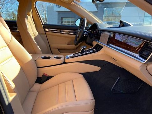 Used 2023 Porsche Panamera 4S image 28
