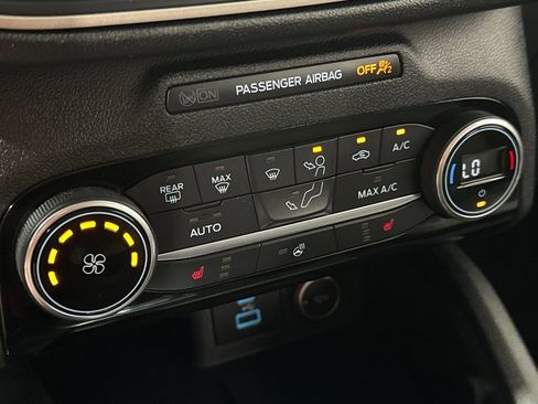 Used 2021 Ford Escape SE w/ Cold Weather Package image 30