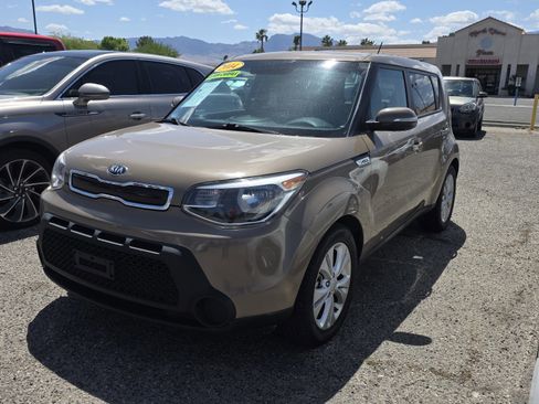Used 2014 Kia Soul + FWD image 1