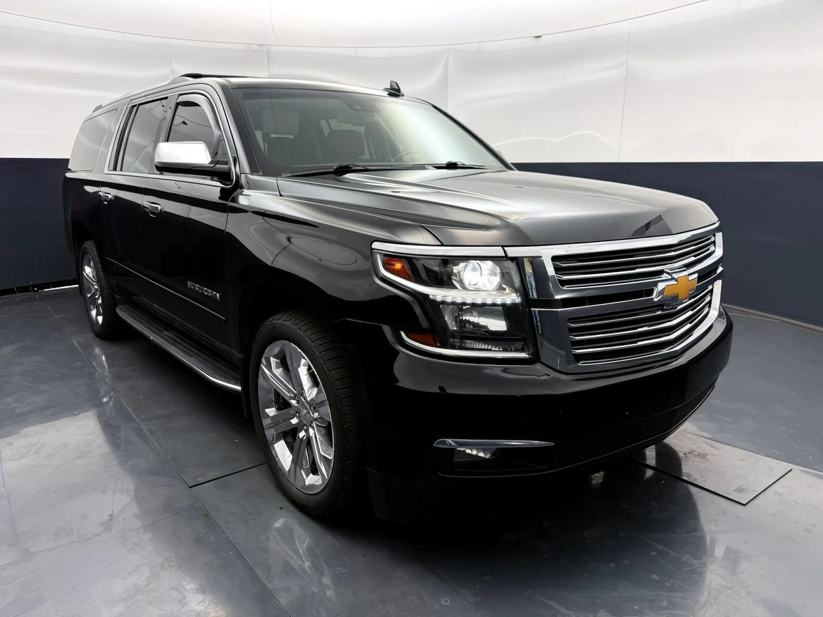 Used 2017 Chevrolet Suburban Premier AWD/4WD image 1