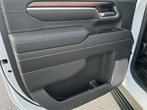 New 2026 GMC Sierra 2500 Denali w/ Denali Reserve Package image 11