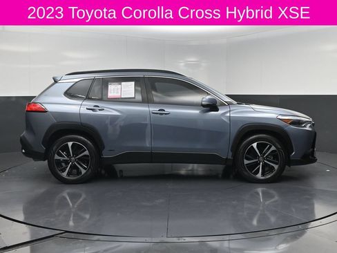 Used 2023 Toyota Corolla Cross AWD Hybrid w/ Convenience Package image 4