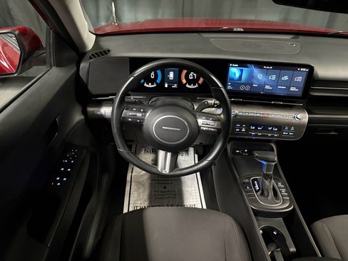 Used 2025 Hyundai Kona SEL AWD/4WD image 9