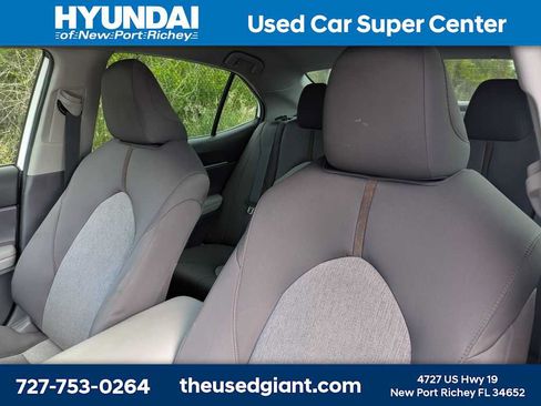 Used 2019 Toyota Camry LE FWD image 7