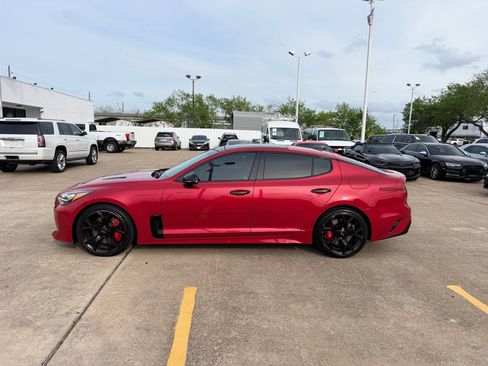 Used 2018 Kia Stinger GT2 image 4