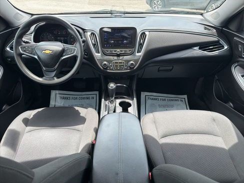 Used 2020 Chevrolet Malibu LT FWD image 25