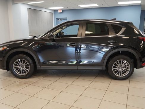 Used 2017 MAZDA CX-5 Touring FWD image 2