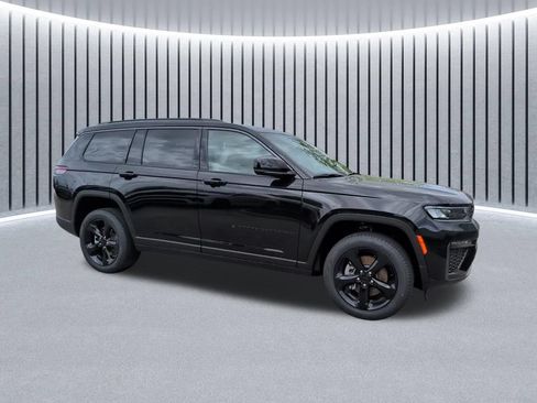 New 2026 Jeep Grand Cherokee L Limited w/ Limited Altitude Package AWD/4WD image 3