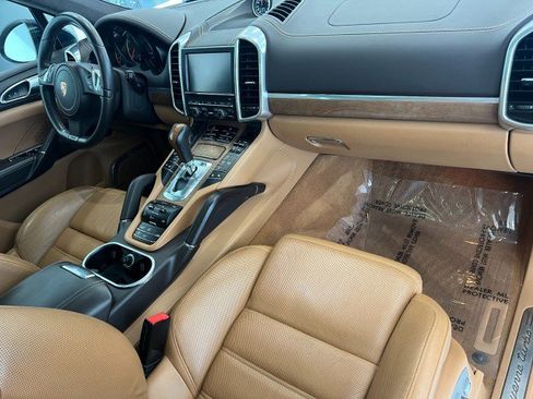 Used 2012 Porsche Cayenne Turbo AWD/4WD image 16