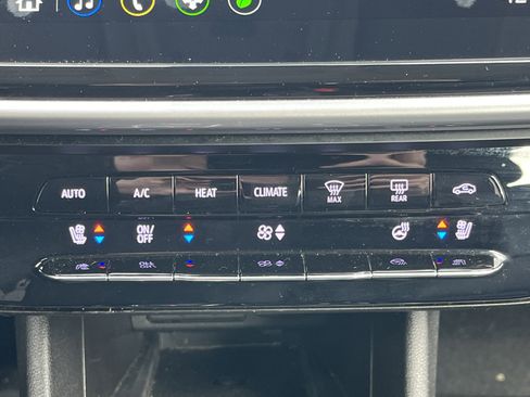 Used 2023 Chevrolet Bolt EUV Premier w/ Super Cruise Package image 7