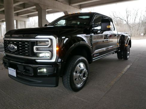 Used 2026 Ford F450 Platinum w/ FX4 Off-Road Package image 41