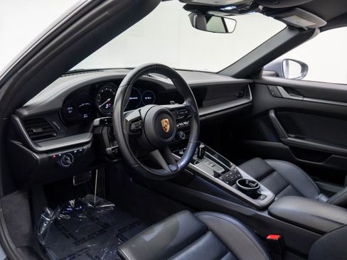 Certified 2023 Porsche 911 Carrera image 4