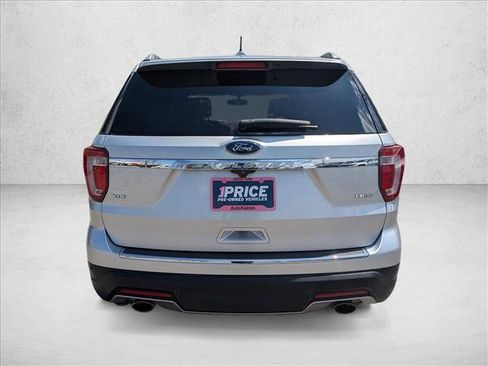 Used 2018 Ford Explorer XLT w/ Equipment Group 202A FWD image 7