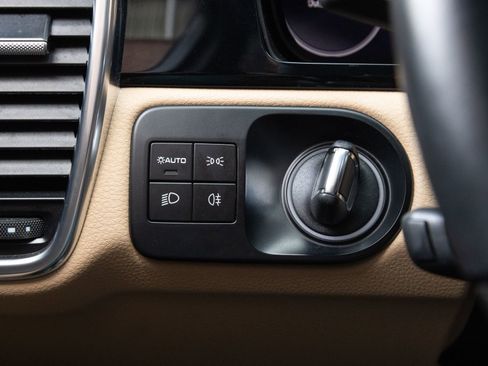 Certified 2023 Porsche Cayenne Platinum Edition AWD/4WD image 17