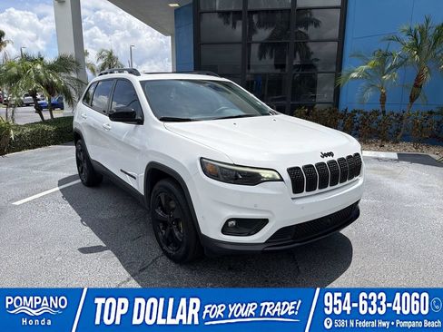 Used 2023 Jeep Cherokee Altitude Lux w/ Lux Elite Package AWD/4WD image 2