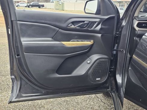 Used 2018 GMC Acadia Denali image 14