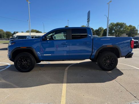 New 2026 GMC Canyon Elevation w/ Convenience Package image 6