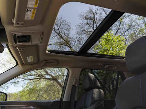 Used 2025 Honda Pilot Touring image 36