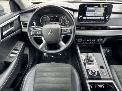 Used 2024 Mitsubishi Outlander SE image 22