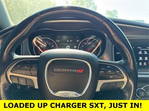 Used 2019 Dodge Charger SXT w/ Leather Interior Group image 10