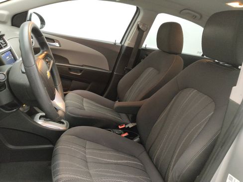 Used 2020 Chevrolet Sonic LT FWD image 17