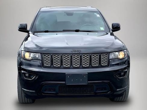Used 2019 Jeep Grand Cherokee Altitude image 3