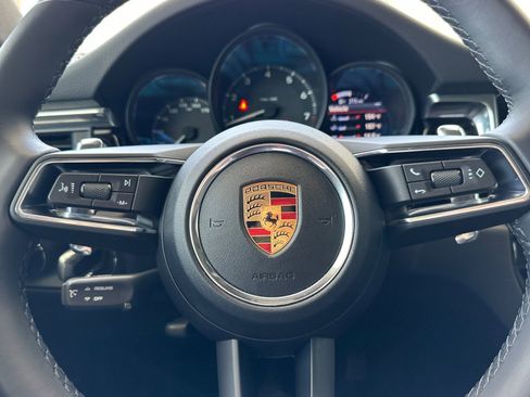 Certified 2022 Porsche Macan AWD/4WD image 24