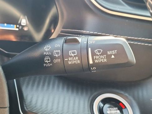 Used 2024 Jeep Grand Cherokee L Laredo image 18