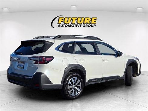 Used 2023 Subaru Outback Premium image 5