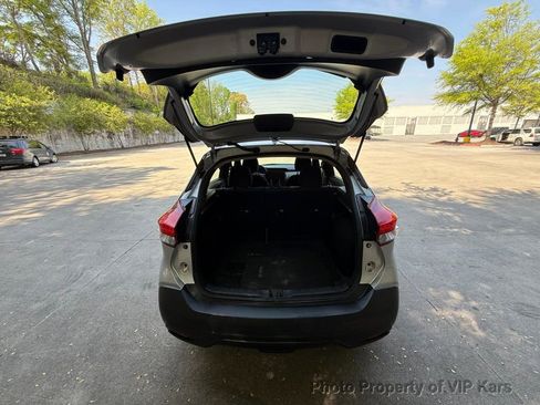 Used 2019 Nissan Kicks S image 16
