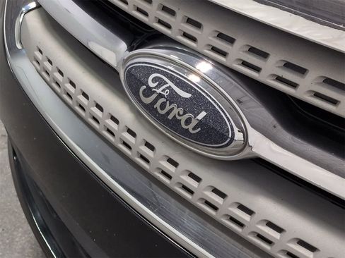 Used 2010 Ford Taurus SEL image 13