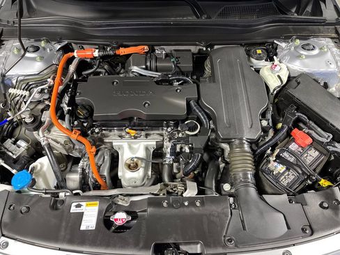 Used 2021 Honda Accord Hybrid image 9