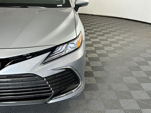 Used 2024 Toyota Camry XLE FWD image 9