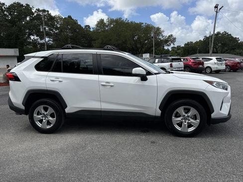Used 2021 Toyota RAV4 XLE FWD image 6
