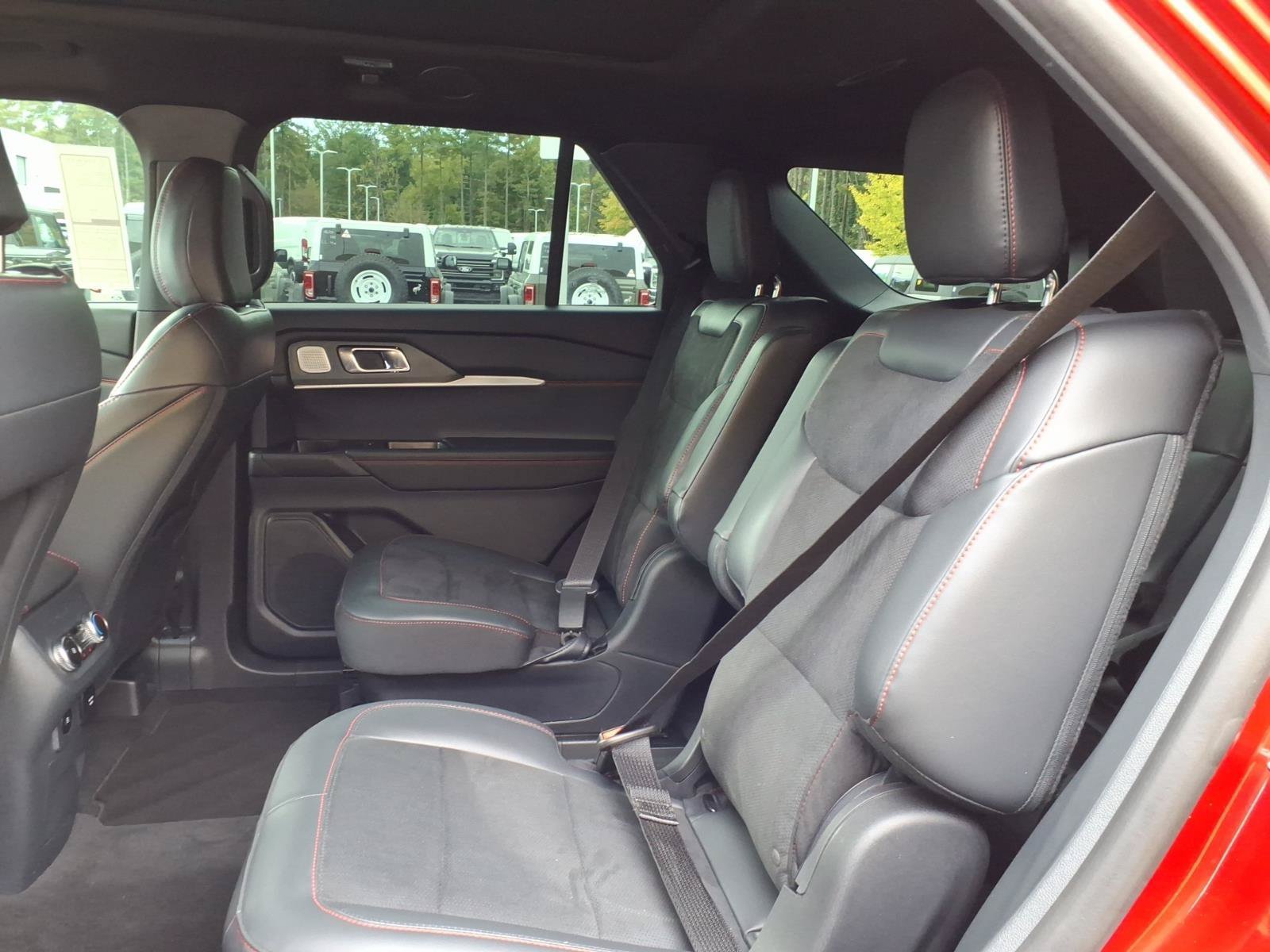 Used 2025 Ford Explorer ST w/ Sun And Sound Package AWD/4WD image 30