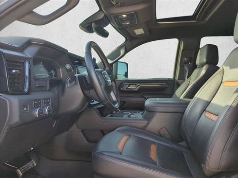 Used 2024 GMC Sierra 2500 AT4 w/ AT4 Premium Plus Package AWD/4WD image 11