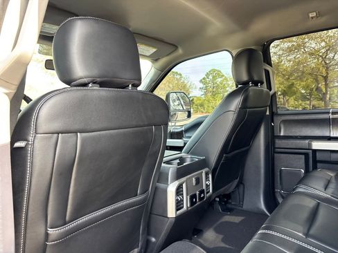 Used 2020 Ford F350 Lariat w/ Lariat Ultimate Package AWD/4WD image 28