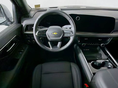 New 2026 Chevrolet Suburban LT w/ Comfort Package AWD/4WD image 24