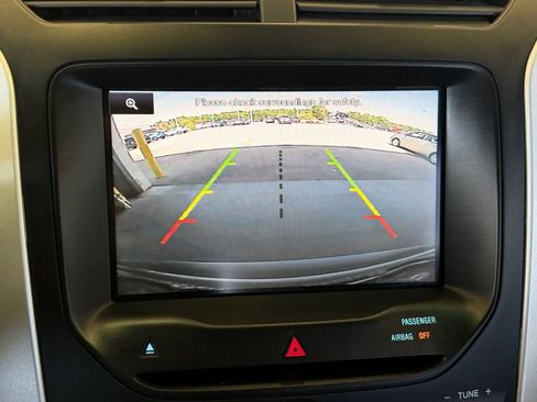 Used 2015 Ford Explorer XLT w/ Equipment Group 202B FWD image 21