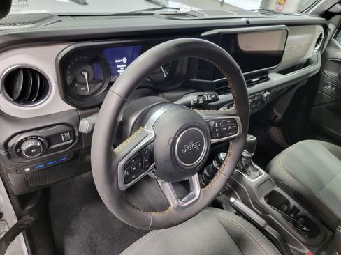 Used 2024 Jeep Wrangler Unlimited Sahara w/ Dual Top Group AWD/4WD image 11