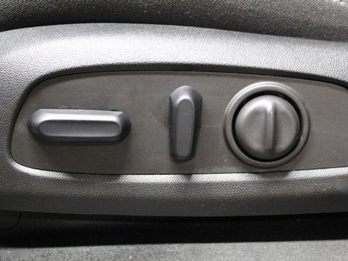 Used 2023 GMC Terrain SLE w/ Driver Convenience Package AWD/4WD image 17