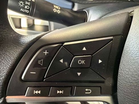 New 2025 Nissan Versa SV w/ Trunk Package FWD image 24